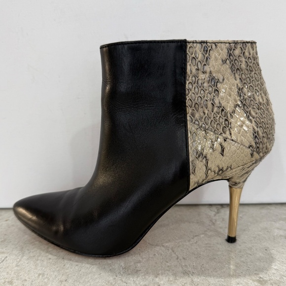 Signature Vince Camuto Black and Snakeskin with Gold Zipper Bootie. Size 8. - Picture 1 of 15